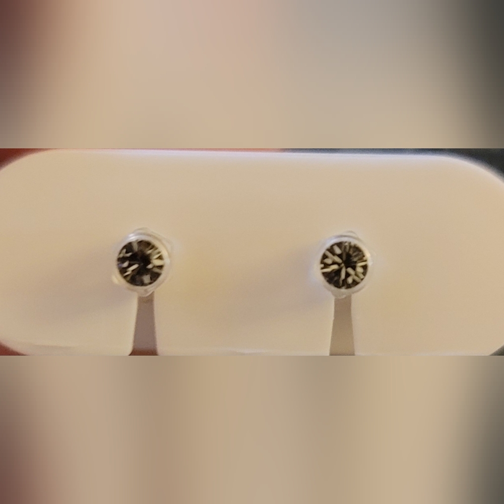 Blomdahl medical beauty earrings